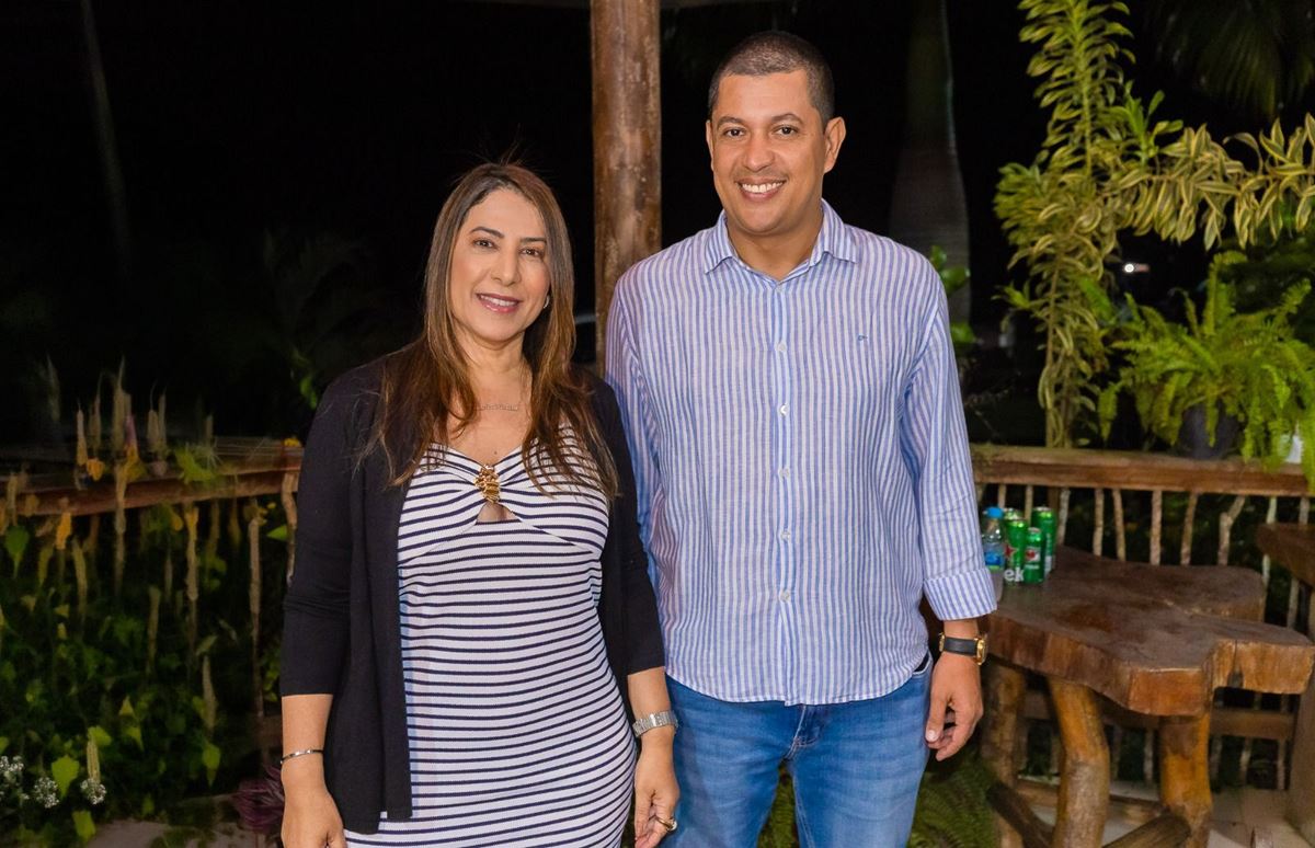 claudia-guaratinga-1 Claudia com o prefeito de Guaratinga