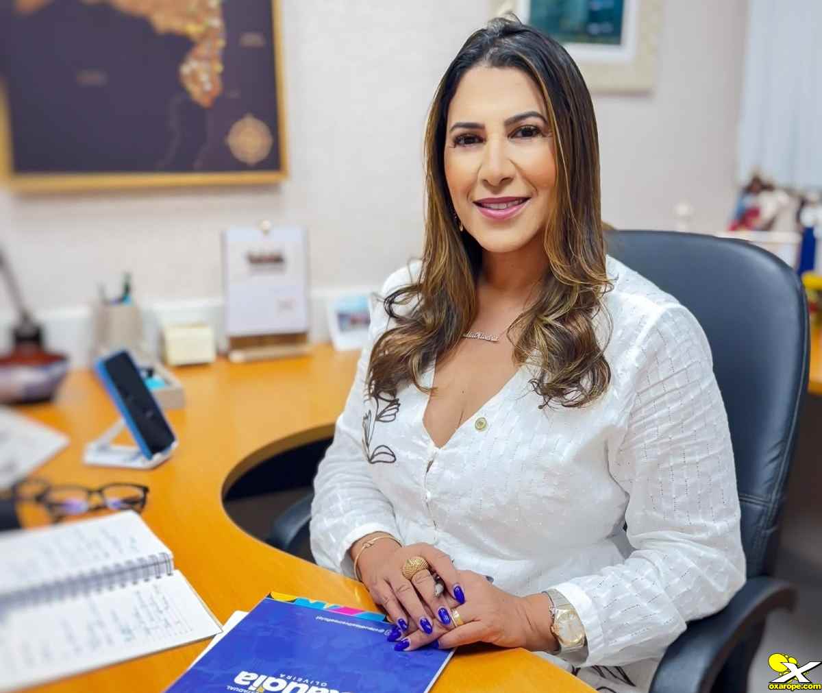 NOTICIA OXAROPE_1121026_deputadaclaudia_3